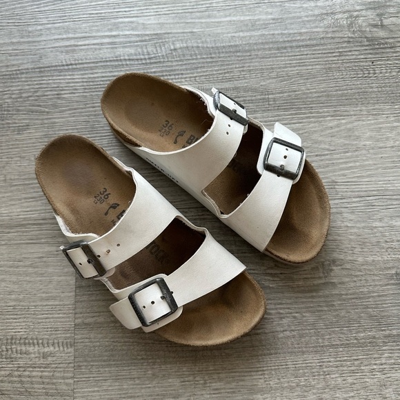 Birkenstock White Double Buckle Sandals Sz 6 outdoor
